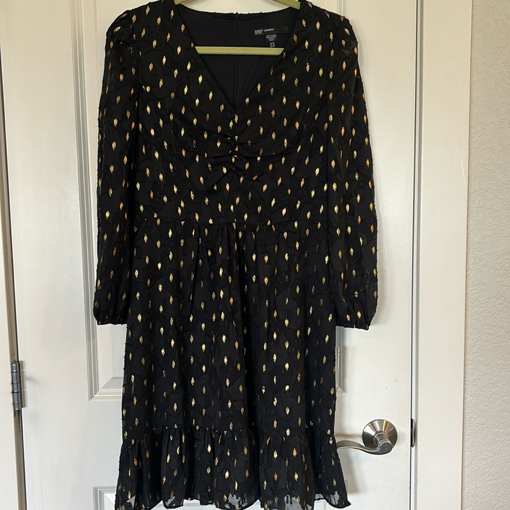 NWT Maggie London Dress  Size 8 Petite